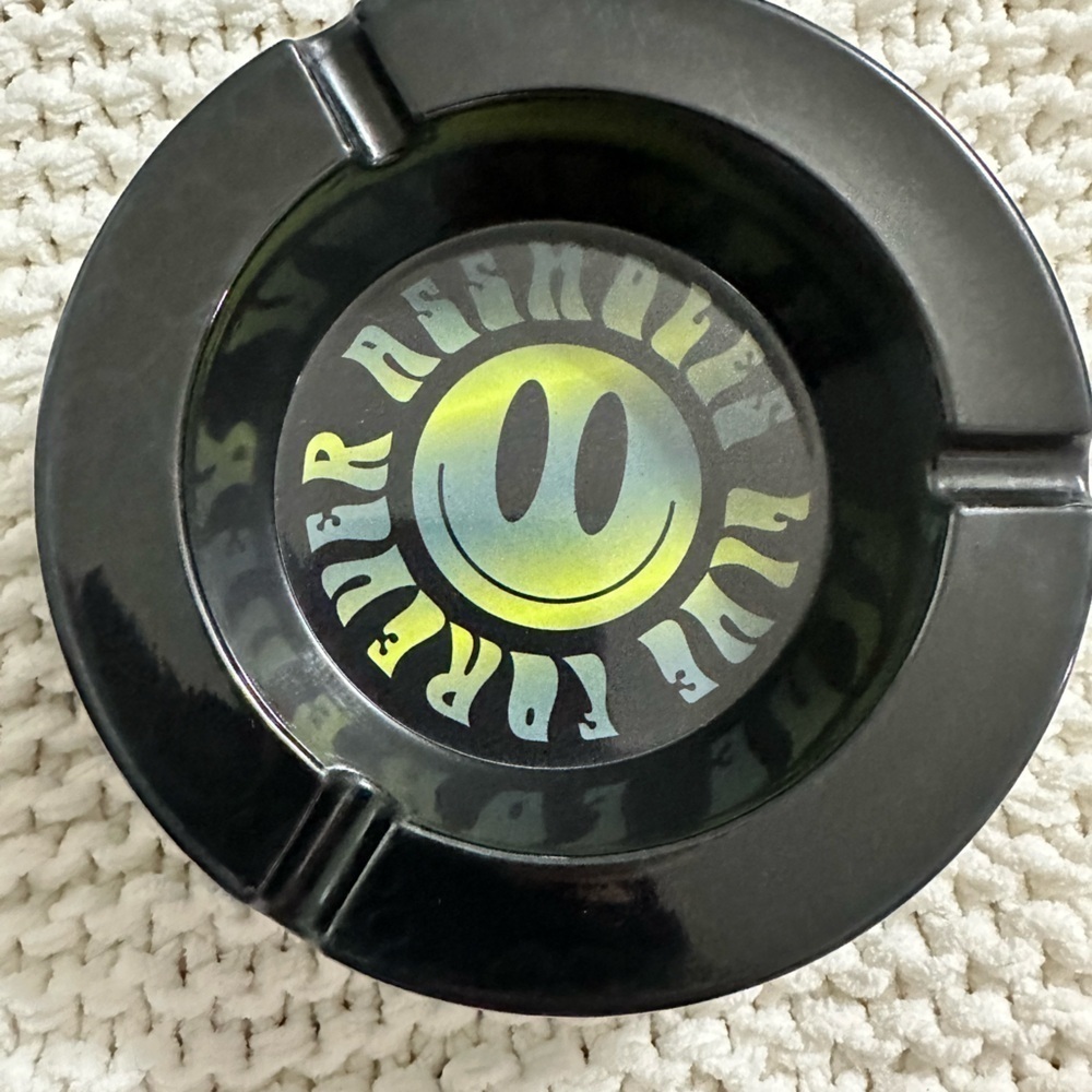 ALF PLASTIC ASHTRAY - Picture 4 of 9